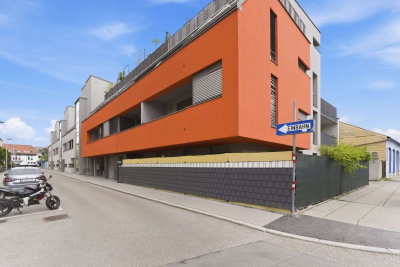 Helle 3-Zimmer-Dachgeschosswohnung mit großer Terrasse & Garage nahe Kagraner Platz / / 1220 Wien / Bild 11
